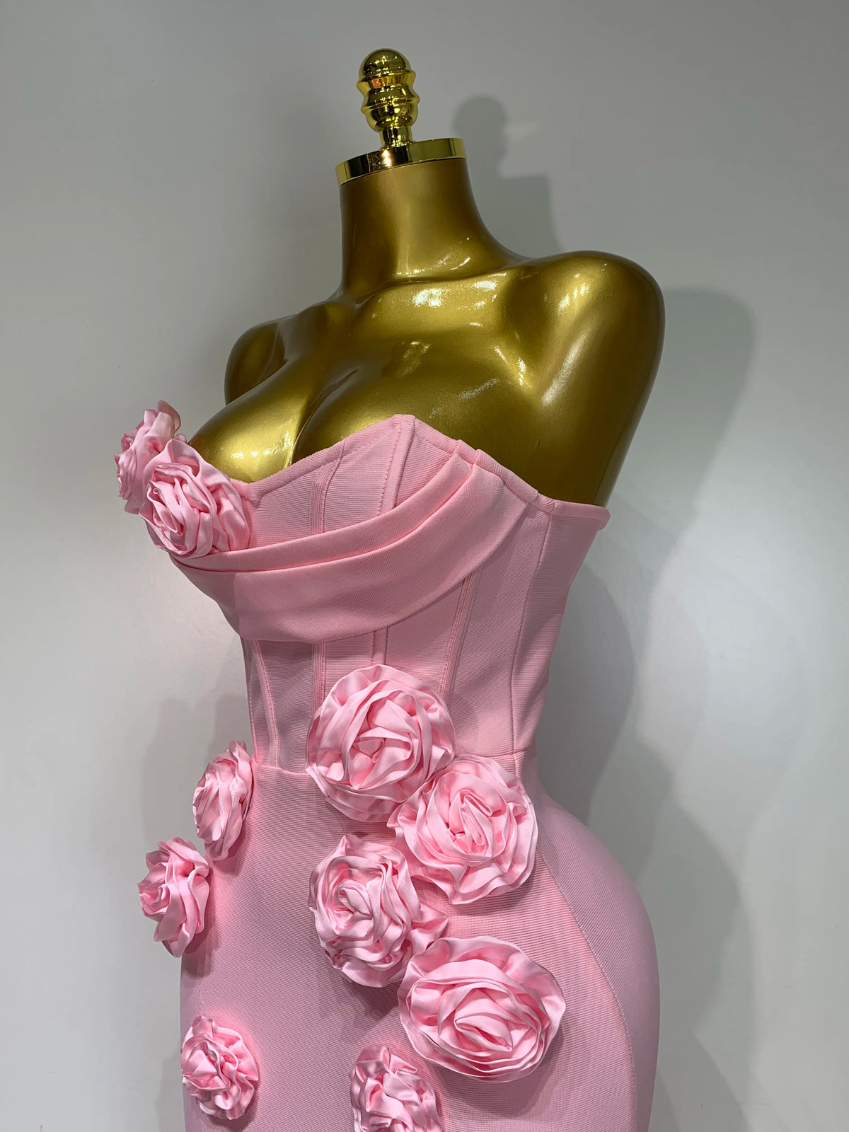 2025 Le più nuove donne sexy senza spalline backless fiore rosso vestito dalla fasciatura midi Celebirty eleganti abiti da sera per feste di compleanno