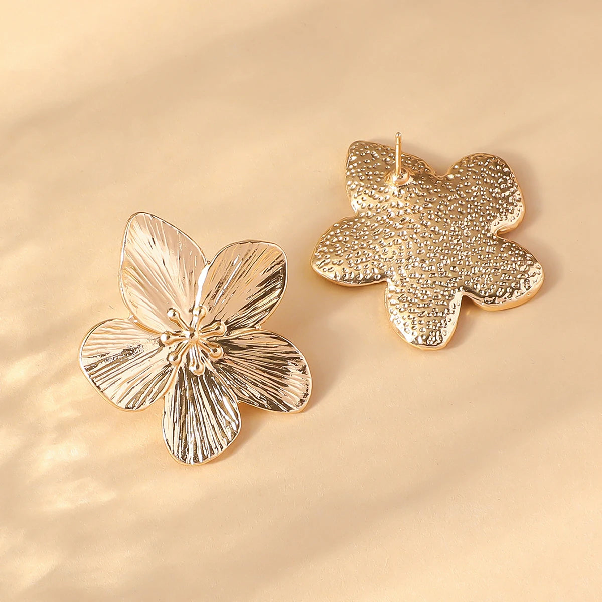 2PC Retro crema da donna petali a strati orecchini pendenti con fiore margherita gioielli di moda spogliatoio regali per feste di carnevale