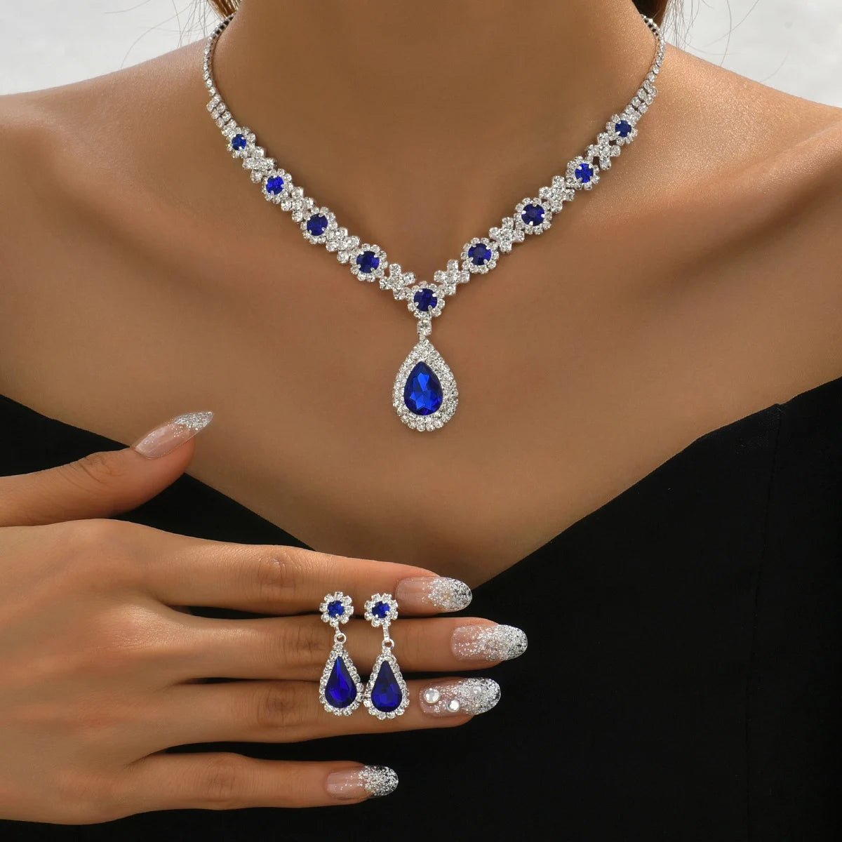 3-teiliges Damen-Halsketten-Set mit Kristalltropfen und Ohrringen für Braut- und Abendkleider-Accessoires