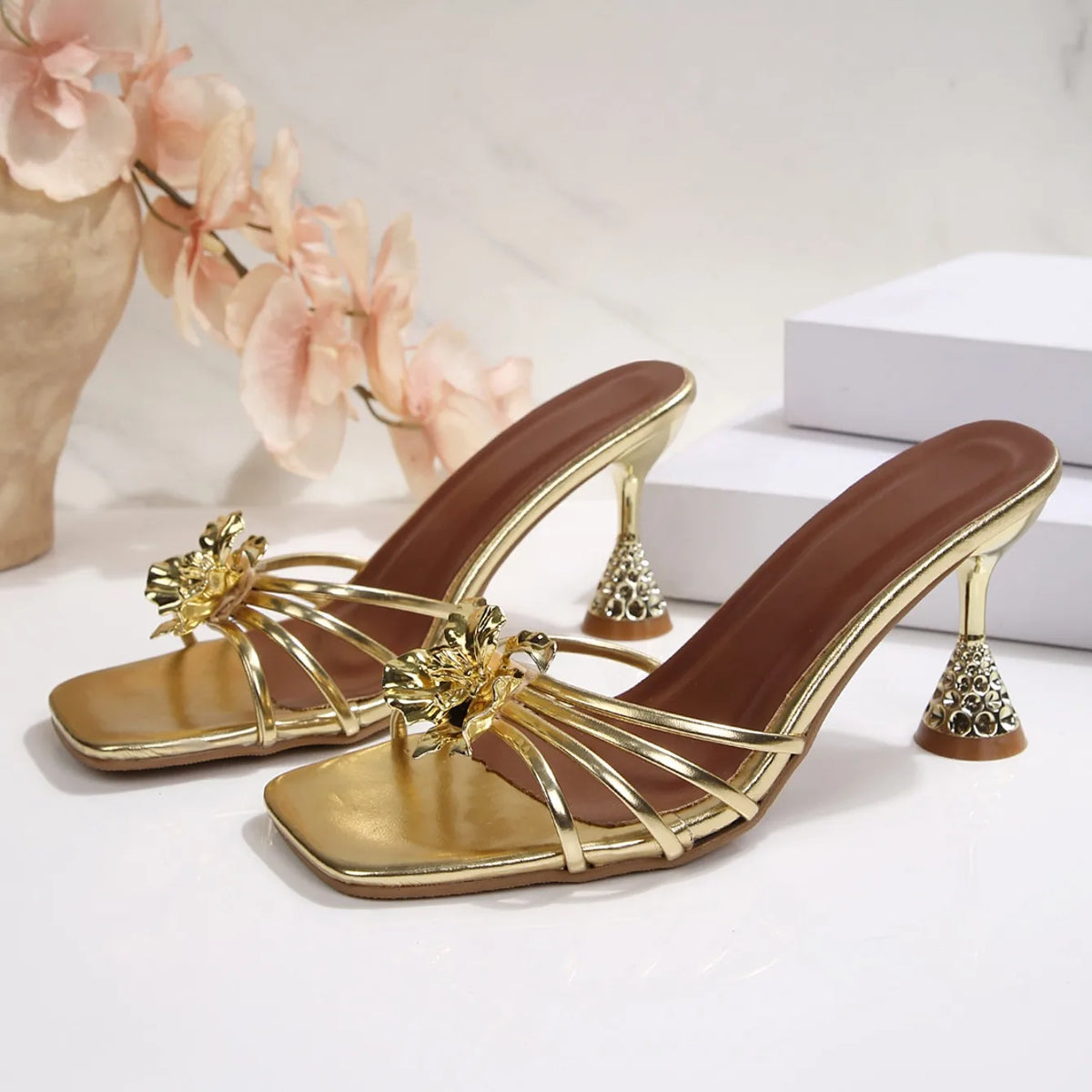Nouvelles Sandales d'Été à Talons Hauts pour Femmes, Sandales à la Mode avec Fleur en Métal, Talons Aiguilles Sexy, Chaussures à Bout Ouvert pour Femmes, Zapatos De Mujer