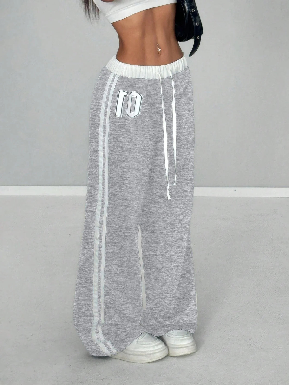 Pantaloni sportivi lunghi da donna, a blocchi di colore, con stampa digitale, cintura e design patchwork, stile casual streetwear, vestibilità ampia.