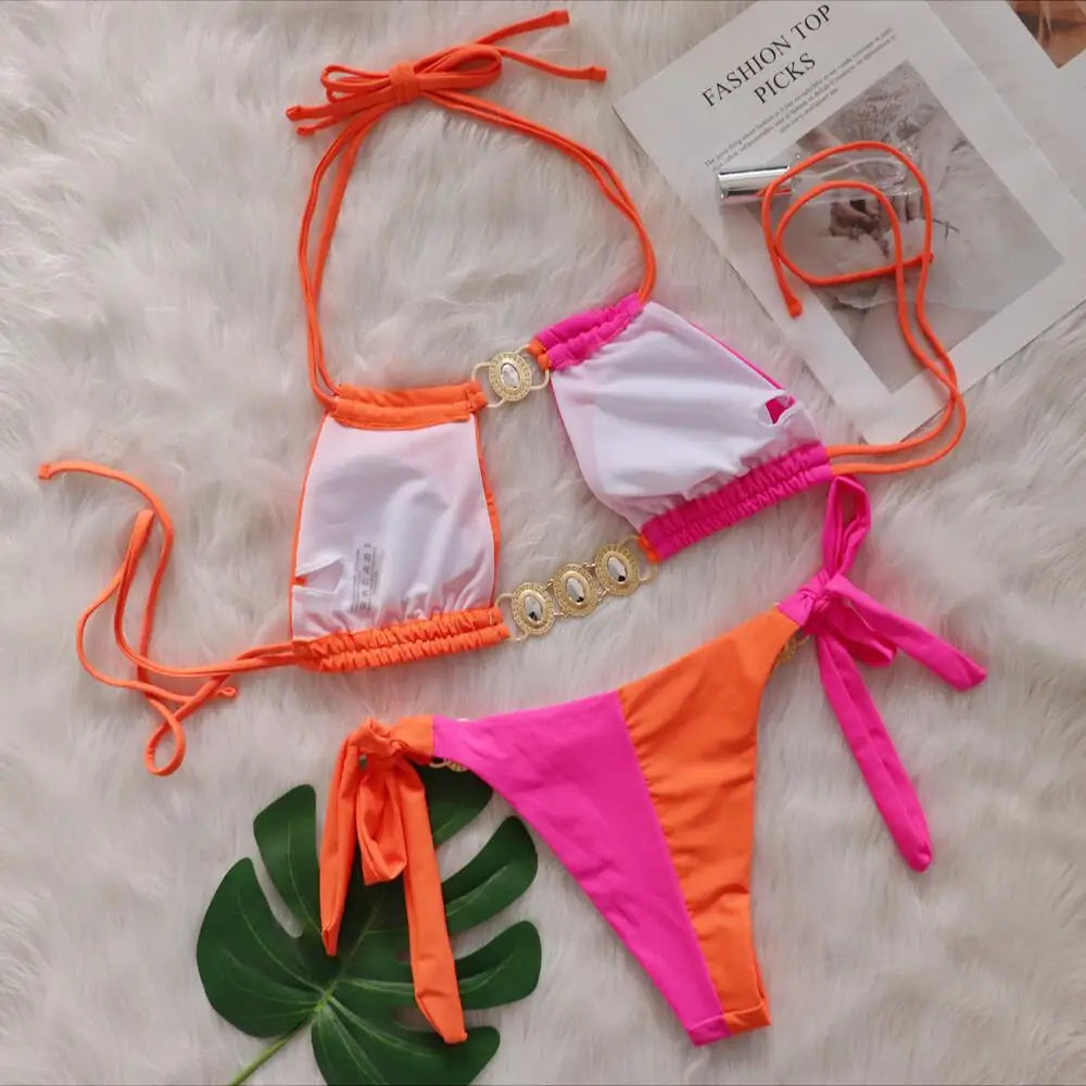 2026 Bikini da donna a due pezzi con scollo all'americana e inserti di diamanti, modello intagliato, costume da bagno da spiaggia