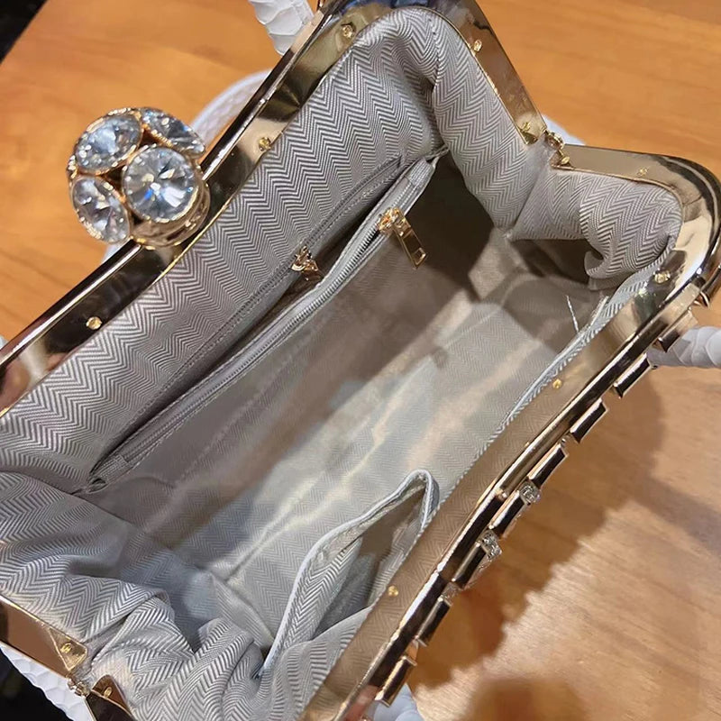 Borsa a tracolla di alta qualità da donna estate 2024 nuova borsa a tracolla di nicchia con texture esplosiva borsa di grande capacità tempestata di diamanti