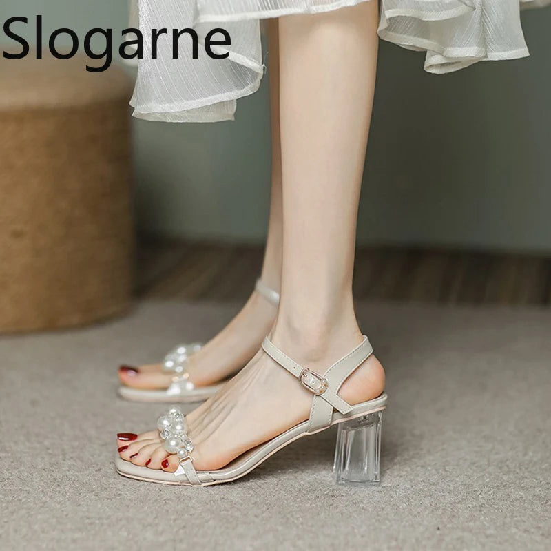 Damen-Sommersandalen 2026 Neu mit Perlen High Heels Pantoletten Mädchen mit Kristallabsatz Trendige transparente Sommerschuhe
