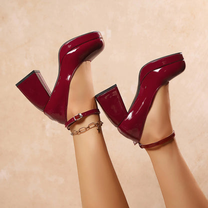 2025 Moda estiva cinturino alla caviglia suola spessa tacchi alti punta rotonda Mary Jane scarpe nuove donne casual sposa sposa tacchi alti rossi