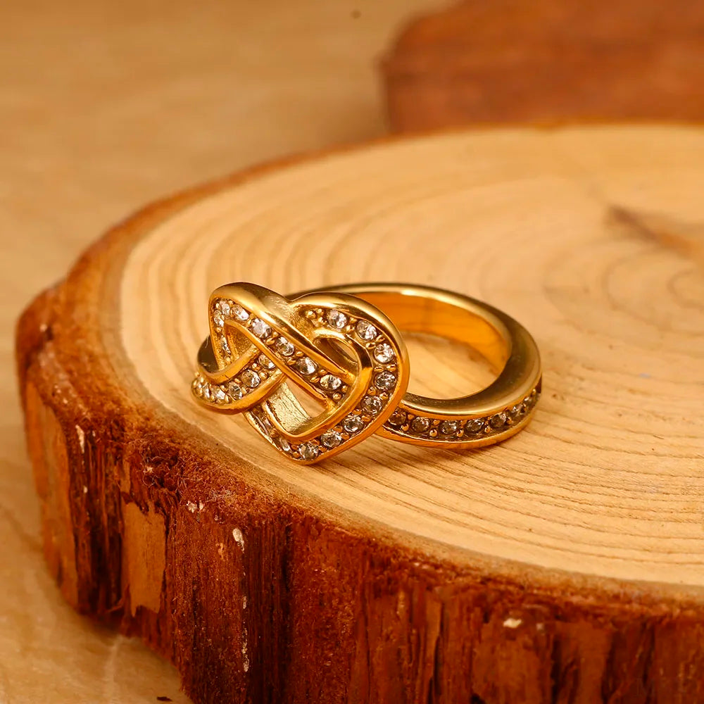 Anello minimalista con cuore d'amore in acciaio inossidabile per donna Anelli con zirconi intarsiati Gioielli di moda romantici impermeabili color oro