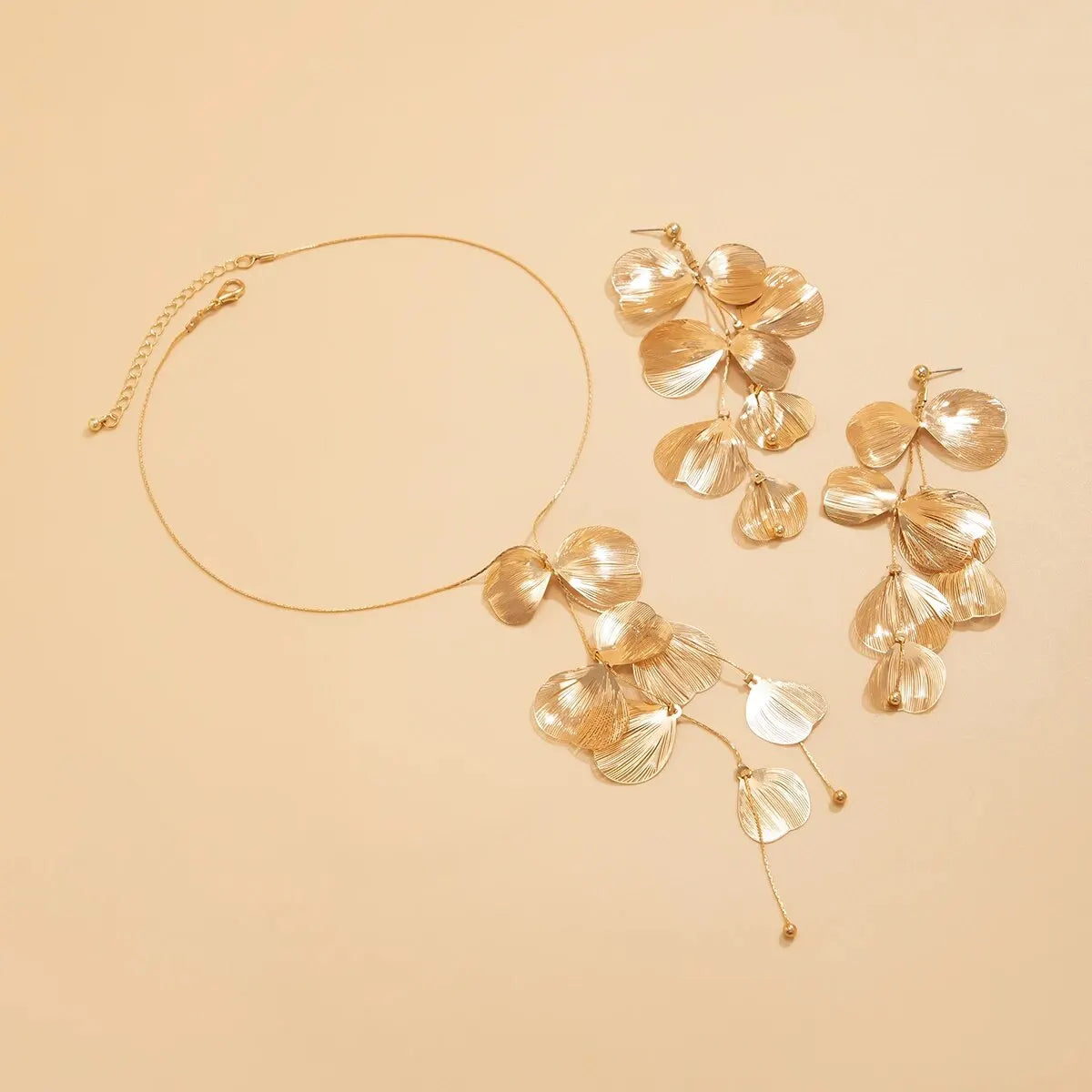 Set di collane con orecchini pendenti con foglie di ginkgo eleganti estetici per le donne Set di gioielli con nappe da sposa romantiche Accessori per il collo del partito