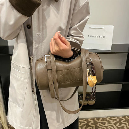 Borse a tracolla multifunzionali a forma di cilindro per donna 2024 Borse invernali di ultime borse firmate Borsa a tracolla di lusso con pendente