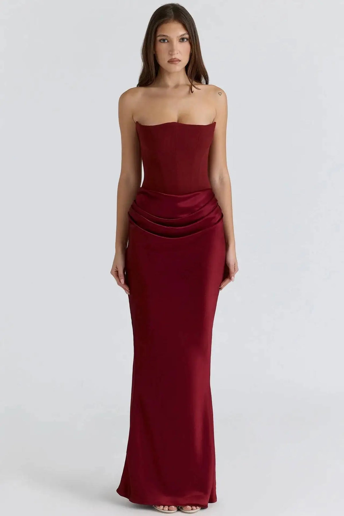 Giyu Sexy Satin Evening Club Abiti da festa Donna 2025 Estate senza spalline con spalle scoperte Lisca di pesce increspato Maxi abito lungo Abito elegante