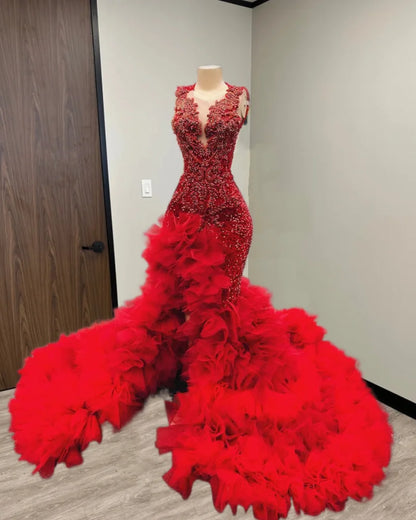 Nuovo arrivo 2026 diamanti rossi abiti da ballo perline scintillanti abiti di paillettes per ragazze nere volant abiti da sposa di gala personalizzati