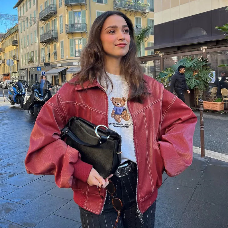 Giacca da pilota in pelle da donna con colletto alto, cerniera rossa, cappotto corto, abbigliamento casual alla moda, novità 2026, streetwear.
