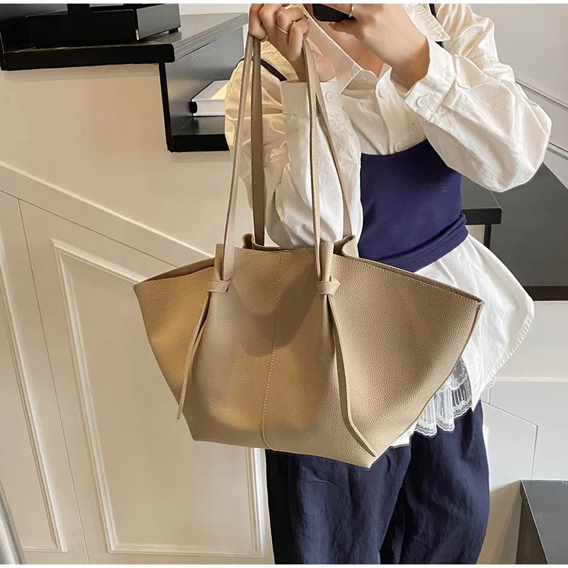 Estate nuova borsa tote di grande capacità moda alla moda modello litchi tinta unita trama semplice borsa monospalla sotto le ascelle