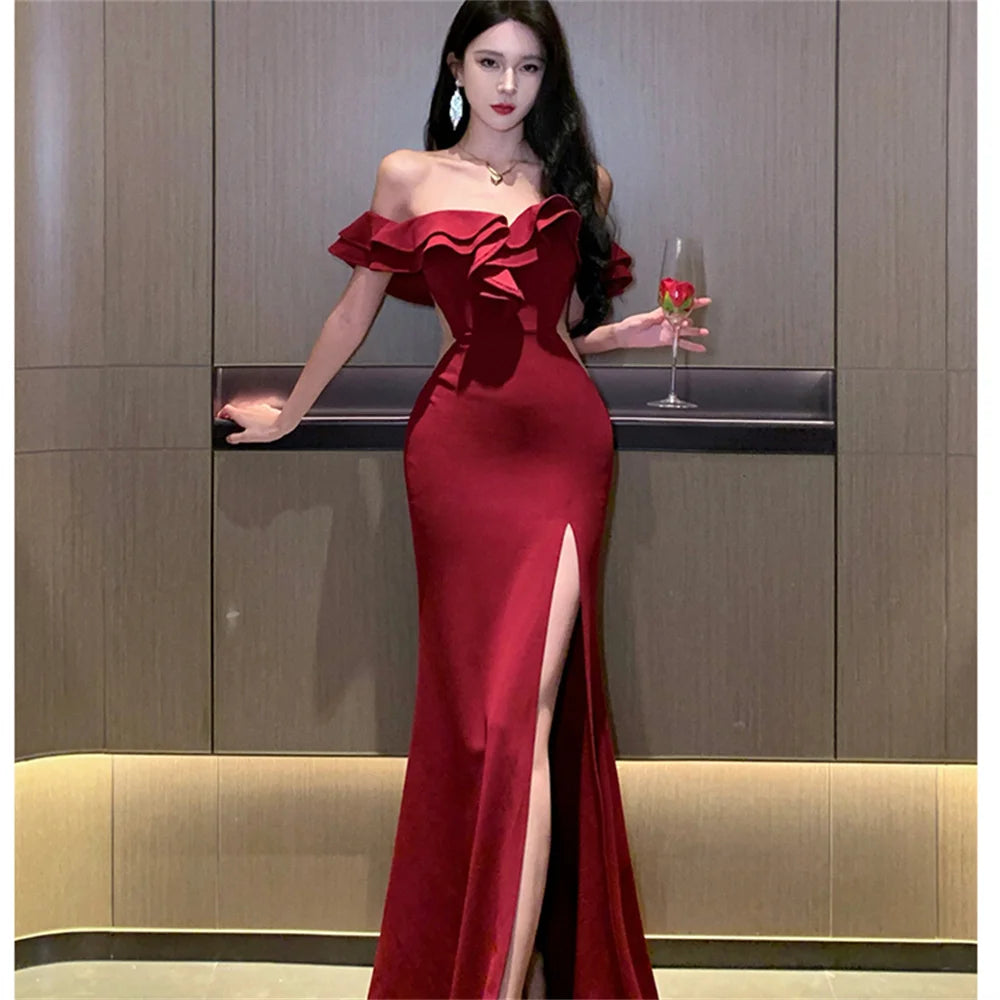 Abito rosso sexy senza schienale a vita alta con volant diviso Abito elegante con spalle scoperte Abiti da sera per feste Abito estivo da donna 2025