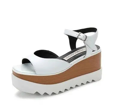 Genuine Leather Buckle Strap Sandals Breathable Sneakers Stars women summer rivets shoes Korean Style Platform Casual Shoes