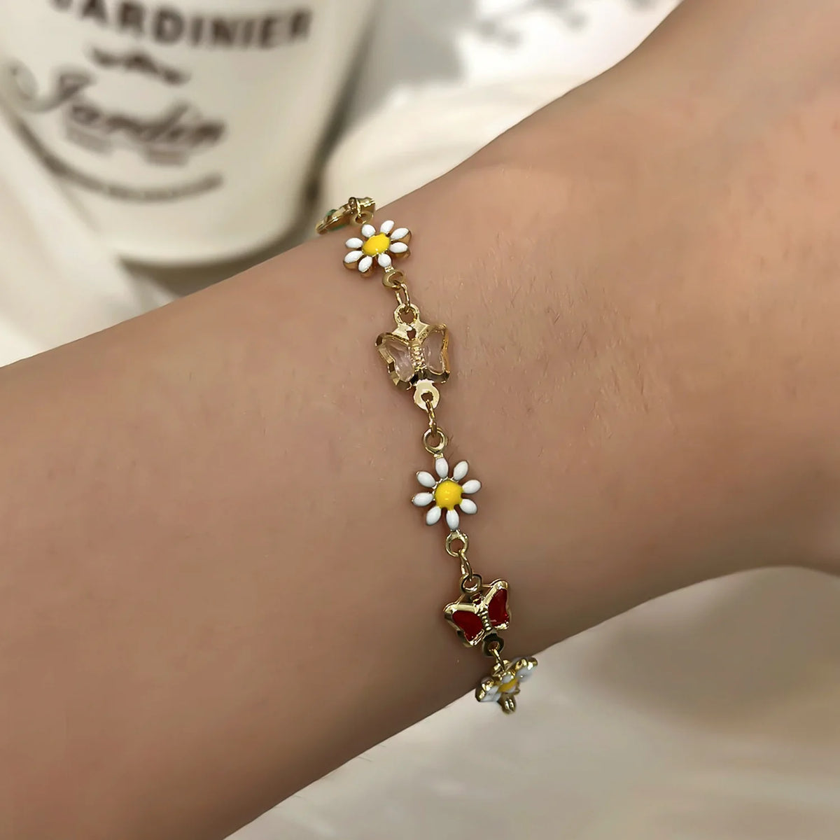 Bracciale con fiori margherita dolce Personalità della moda Bracciale con ciondoli con fiori estetici minimalisti per le donne Regalo di gioielli per feste di nozze