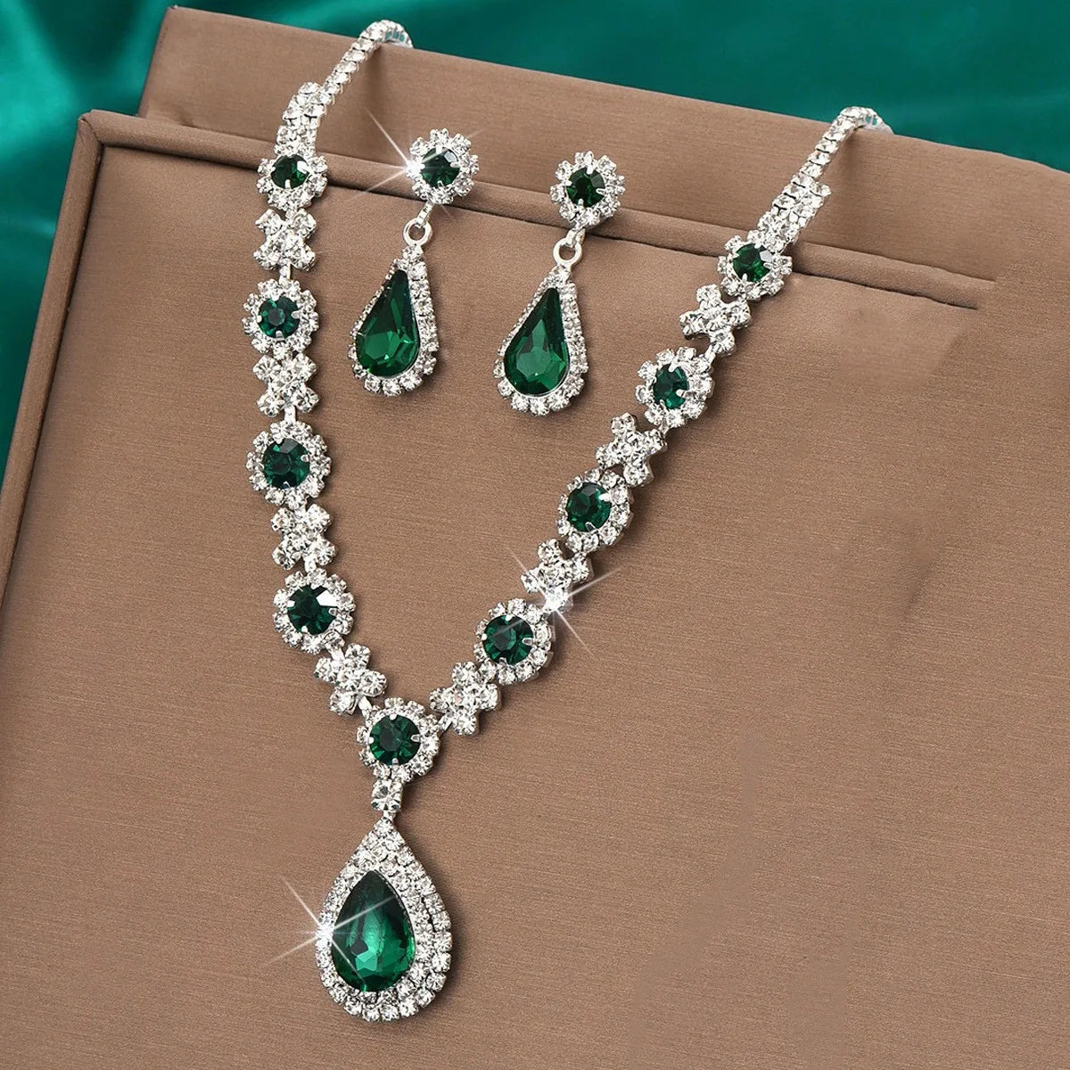 3-teiliges Damen-Halsketten-Set mit Kristalltropfen und Ohrringen für Braut- und Abendkleider-Accessoires