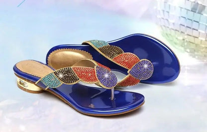 Nuove pantofole con diamanti d'acqua per capispalla estivi da donna, scarpe da spiaggia bohémien con tacco basso, infradito per le vacanze, sandali all'ingrosso