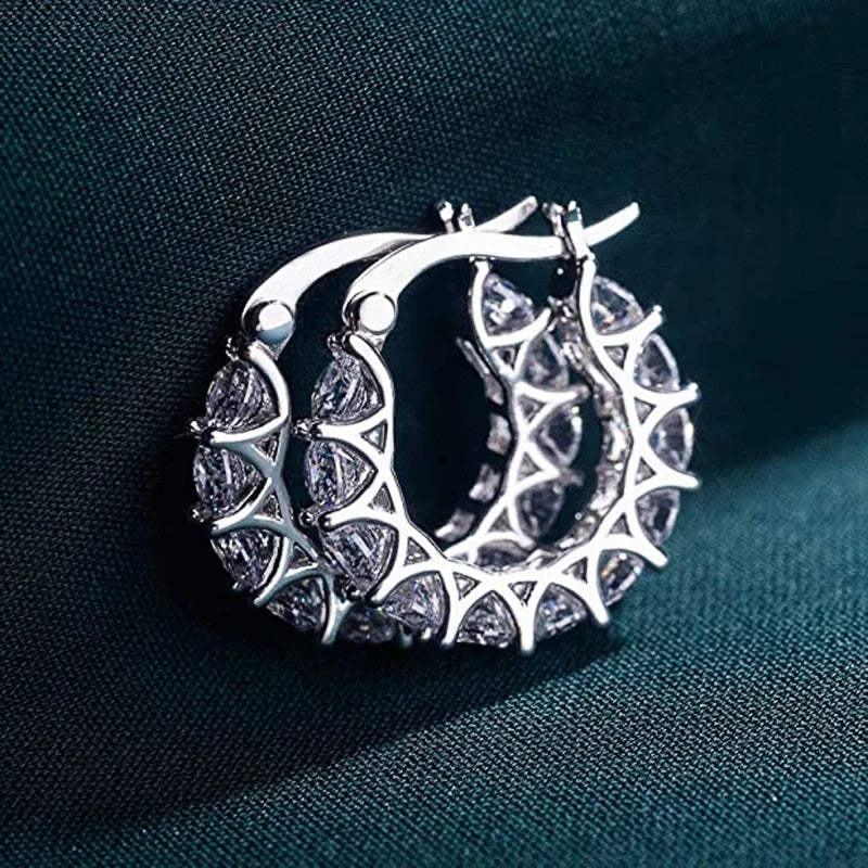 Huitan Orecchini a cerchio da donna unici intarsiati con zirconi brillanti Accessori speciali alla moda Gioielli per la festa nuziale quotidiana