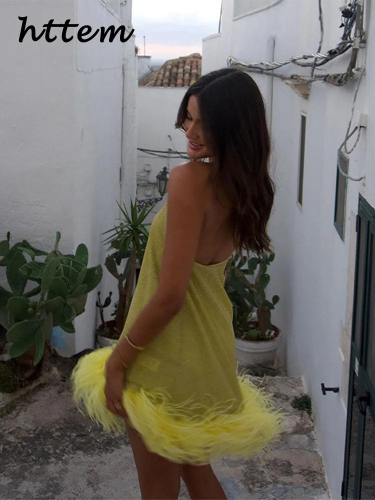 Abito Corto Sexy con Piume e Glitter, Vestito Estivo da Donna Senza Maniche con Schiena Scoperta, Giallo, per Feste e Spiaggia, Modello A-line 2026