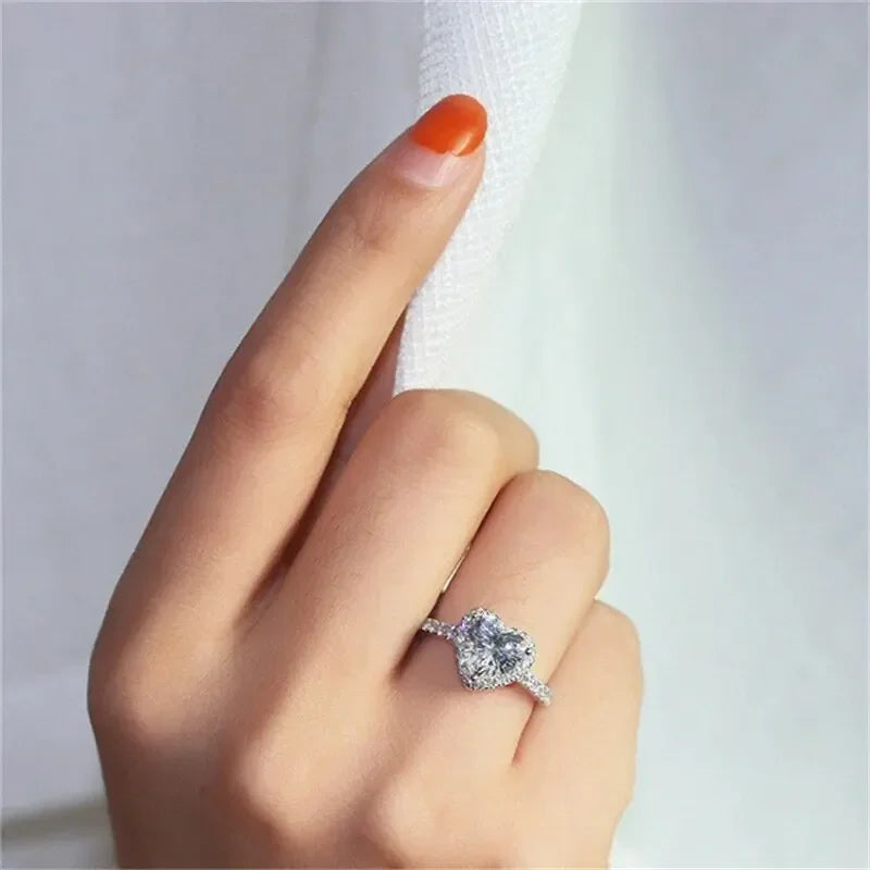 Anello con zircone d'amore semplice e alla moda per anello di fidanzamento per matrimonio da donna, regalo squisito per festival