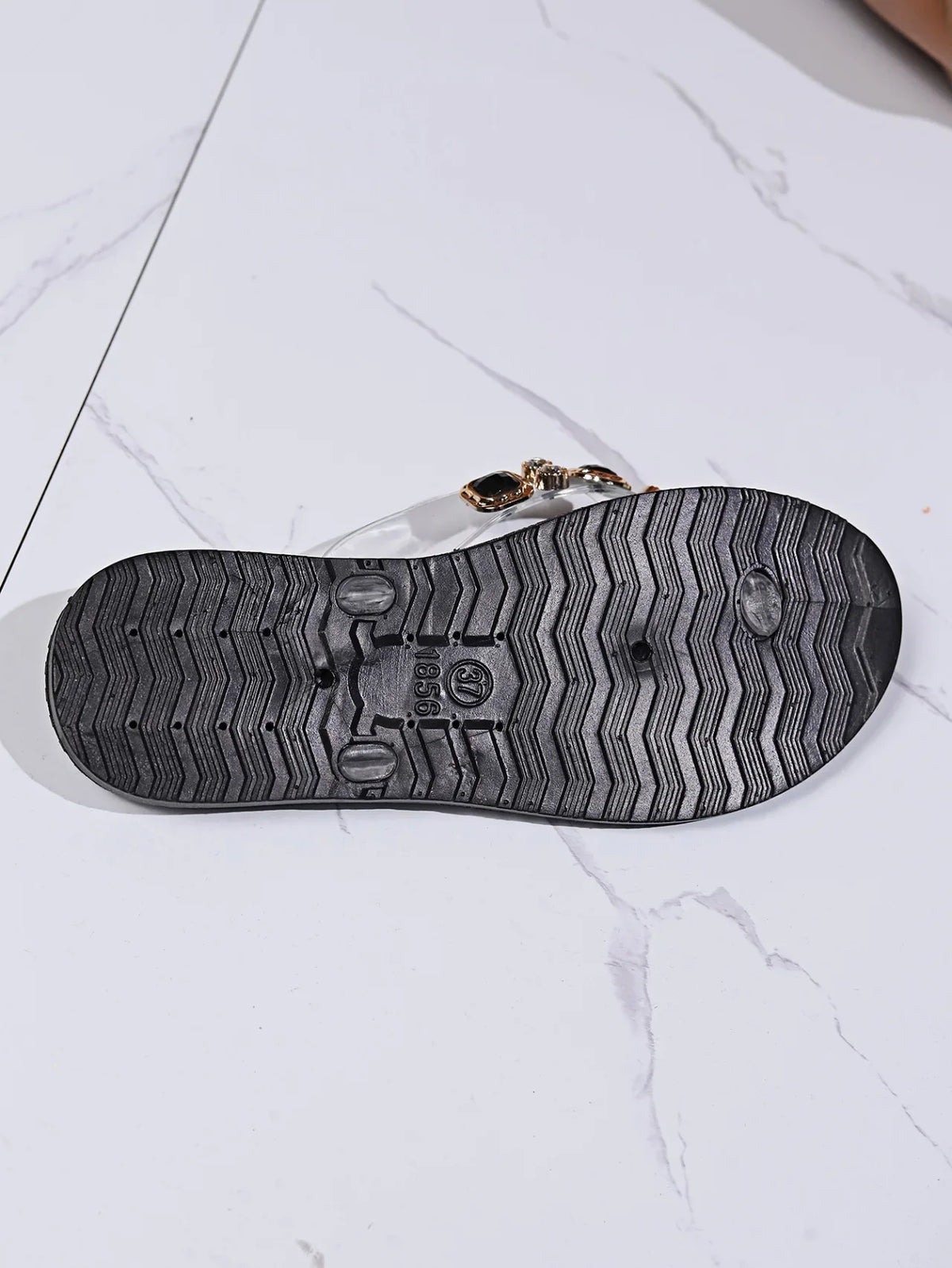 2025 Scarpe Donna Primavera Estate Perizoma Infradito piatte Comode strass Moda Sandali di lusso con punta aperta Designer da donna
