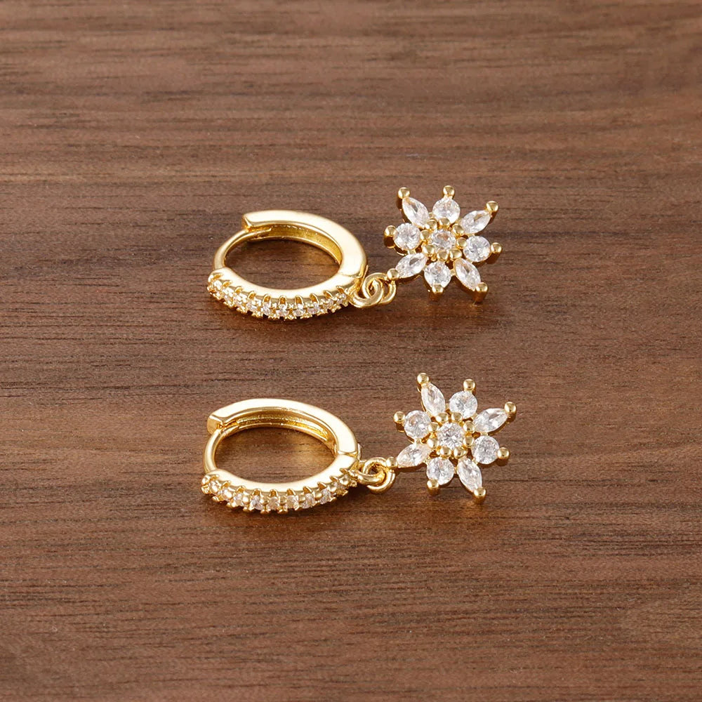 Orecchini pendenti a forma di stella in acciaio inossidabile di lusso per le donne Zirconi scintillanti Orecchini geometrici per piercing all'orecchio Gioielli di moda aretes