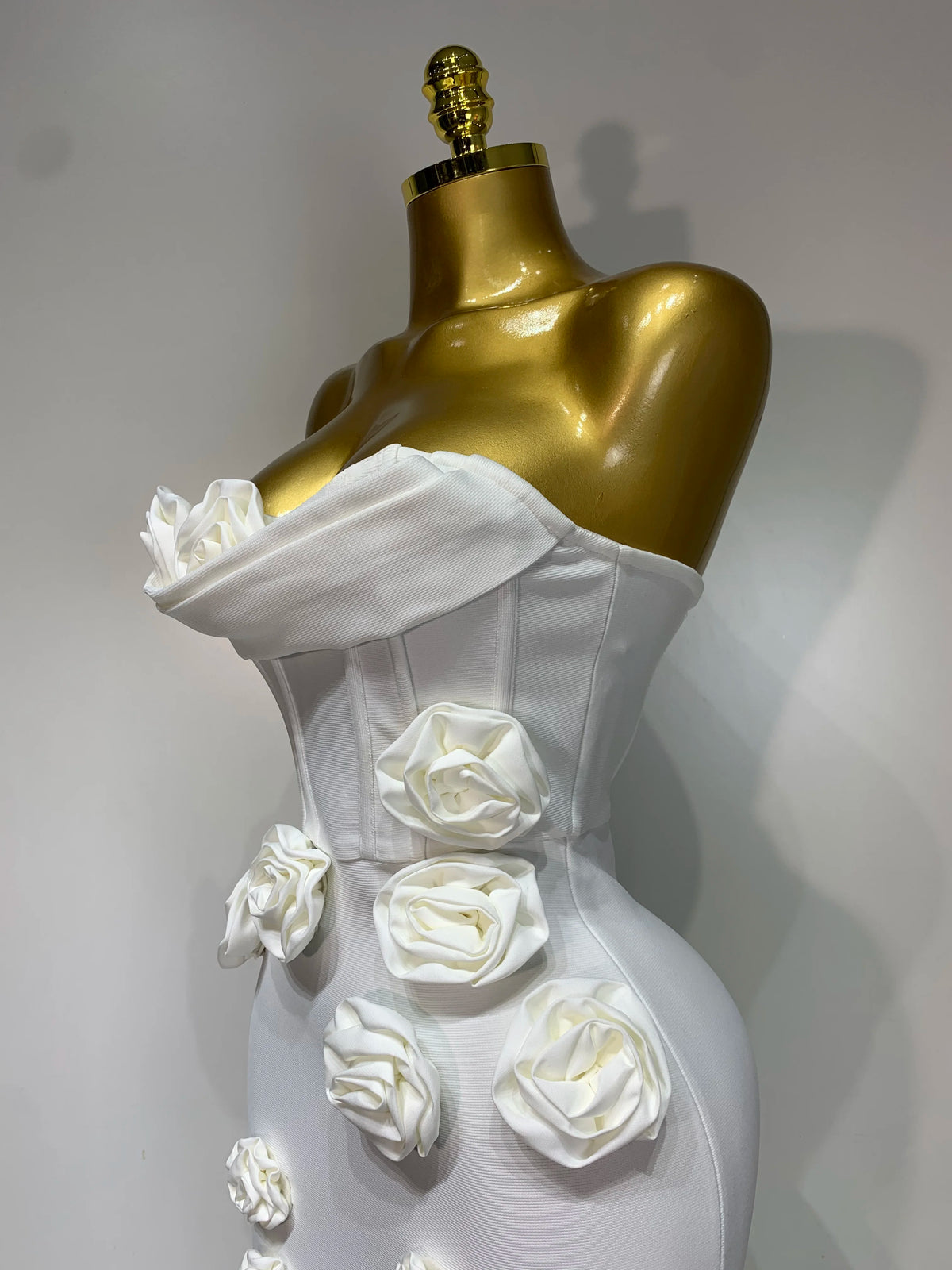 2025 Le più nuove donne sexy senza spalline backless fiore rosso vestito dalla fasciatura midi Celebirty eleganti abiti da sera per feste di compleanno