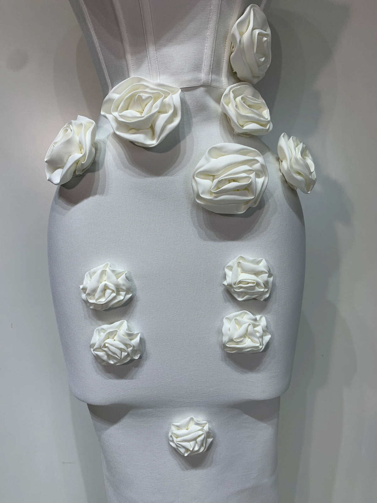2025 Le più nuove donne sexy senza spalline backless fiore rosso vestito dalla fasciatura midi Celebirty eleganti abiti da sera per feste di compleanno