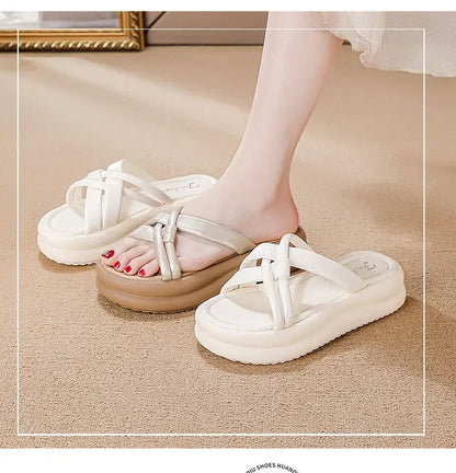 Neue Sommer-Arrivals: Sandalen und Badelatschen, modisch, atmungsaktiv, rutschfest, leicht, lässig, für drinnen und draußen, Strand und Alltag