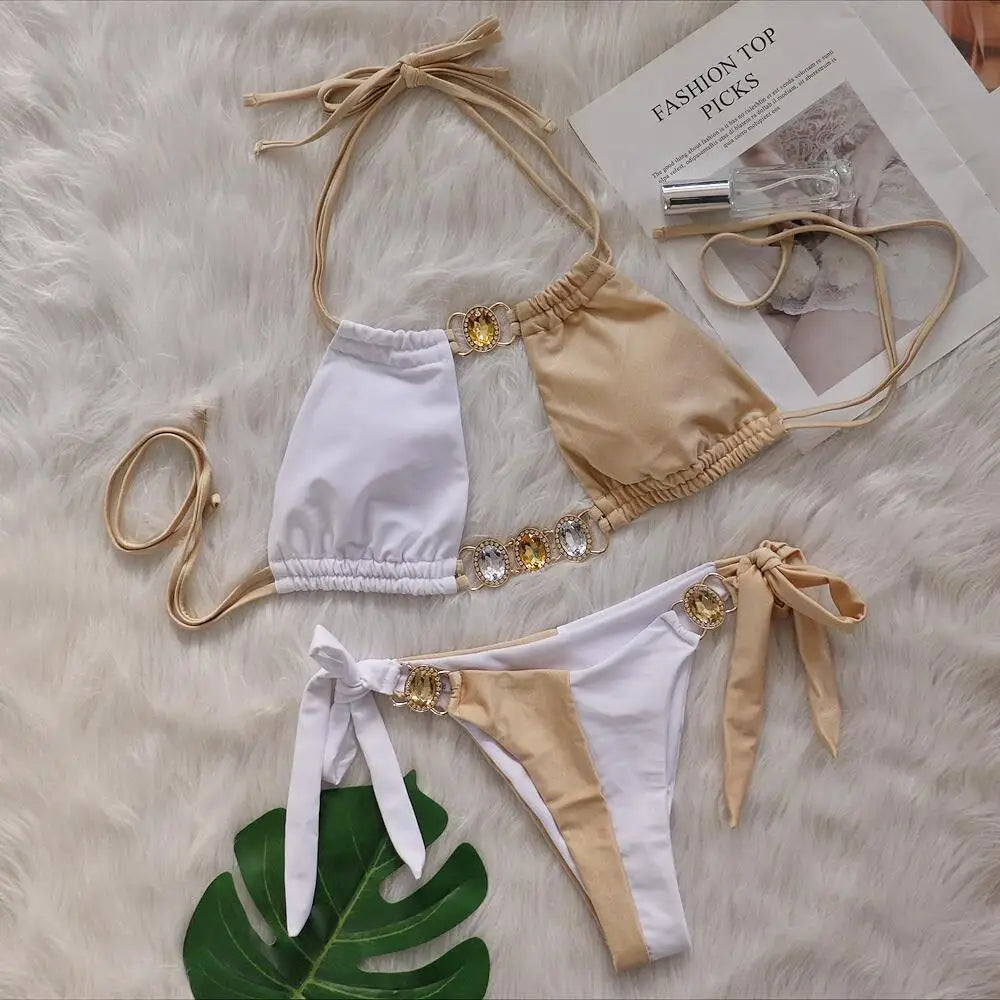 2026 Bikini da donna a due pezzi con scollo all'americana e inserti di diamanti, modello intagliato, costume da bagno da spiaggia