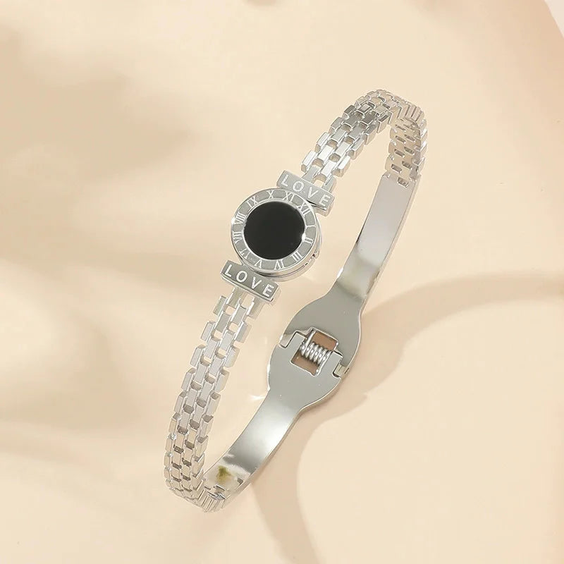 Bracciale alla moda per donna, bracciale da coppia in acciaio inossidabile acrilico nero con numeri romani incisi, regalo per ragazza