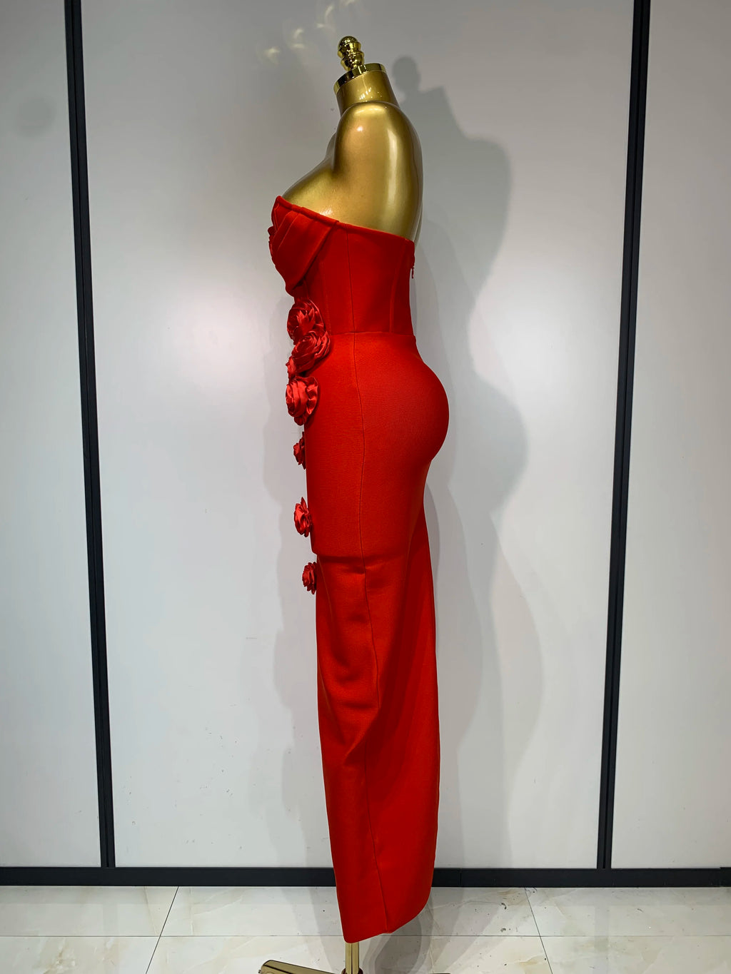 2025 Le più nuove donne sexy senza spalline backless fiore rosso vestito dalla fasciatura midi Celebirty eleganti abiti da sera per feste di compleanno