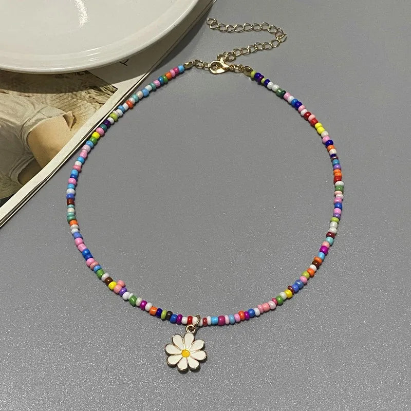 Collana di perline di semi girocollo di fiori di nuova moda per ragazza donna collare con ciondolo regalo di gioielli per amico collana all'ingrosso