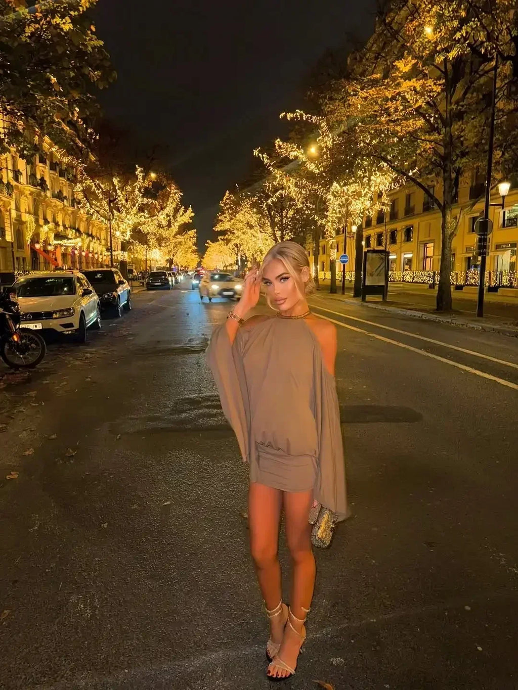 Abito Corto da Donna con Schiena Scoperta e Maniche a Pipistrello, Sexy e Chic, Tinta Unita, Spalle Scoperte, Aderente, Mini Vestito Primaverile, Novità 2026