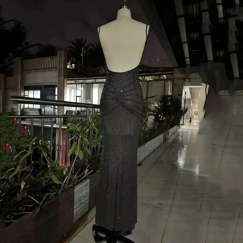 DEAT Moda Grigio Hot Drilling Spaghetti Strap Dress Donna Slim Fit Backless Pieghe Split Abiti lunghi fino al pavimento Nuova marea 7AB8510