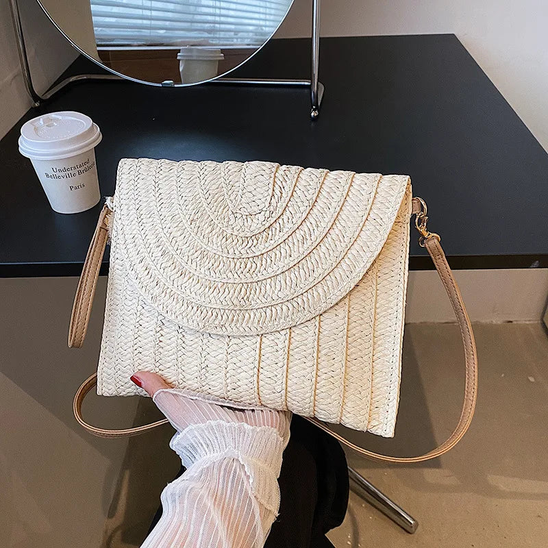 Pochette di paglia da spiaggia estiva borsa a tracolla con ciondolo a sfera carina per le donne borse a tracolla da viaggio borsa da donna borse Casual borsa di vimini