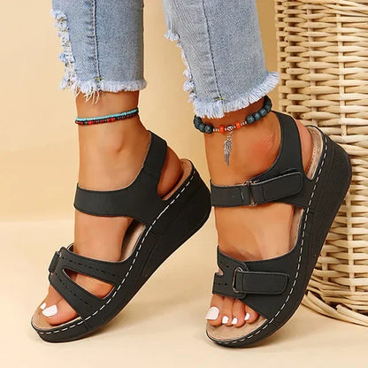 Sandali con zeppa estivi per donna 2025 Scarpe da spiaggia antiscivolo di nuova moda Donna Sandali con plateau casual leggeri Mujer Plus Size