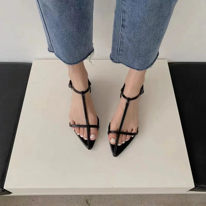 Sandali da donna 2025 Estate Nuova moda Sandali infradito Design alla moda sexy Comodi sandali con tacco basso per le donne Zapatos Mujer