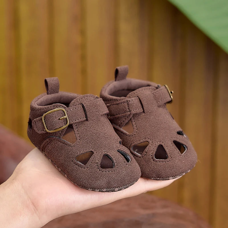 Sandali estivi per bambini da 0 a 1 anno, scarpe per bambini con suola morbida e antiscivolo, sandali per bambini con punta chiusa e anticollisione da 0 a 1 anno, adatti sia per ragazzi che per ragazze