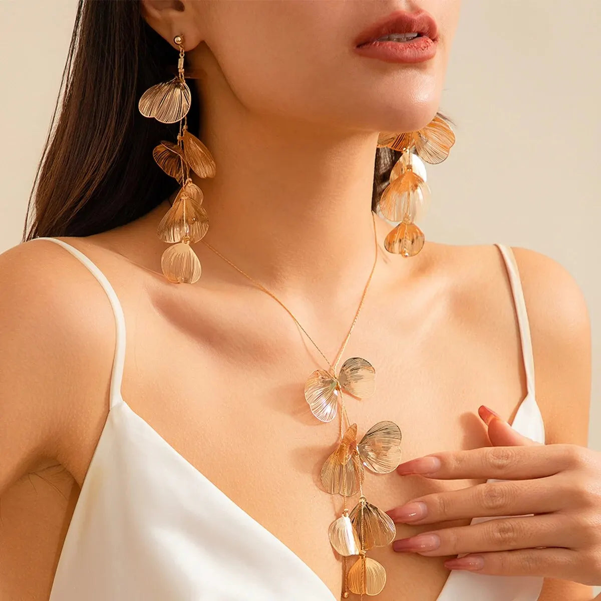 Set di collane con orecchini pendenti con foglie di ginkgo eleganti estetici per le donne Set di gioielli con nappe da sposa romantiche Accessori per il collo del partito