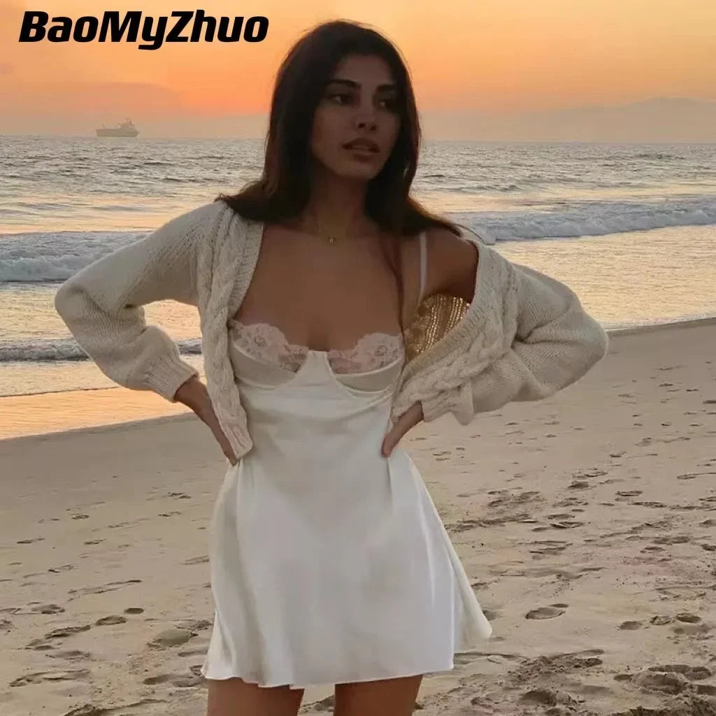 2024 New Sexy White Lace Trim Mini abito in raso per le donne Solid Backless Maxi prendisole abiti aderenti da festa femminile Streetwears