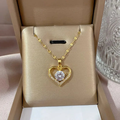 Collana con ciondolo a forma di cuore con gemme artificiali per donna 2022 Labbra dorate in acciaio inossidabile con catena al collo Collane femminili Gioielli per ragazza