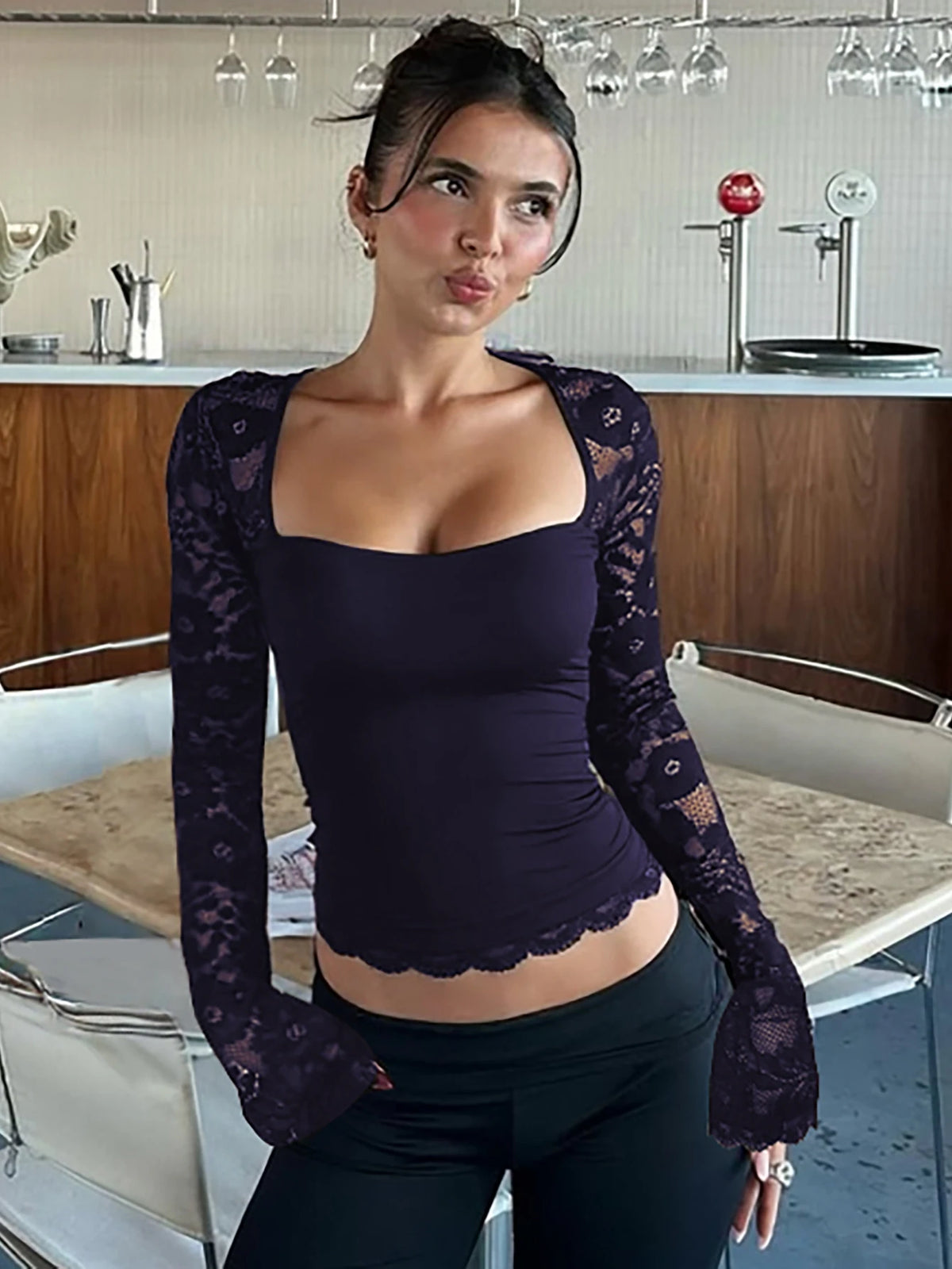 Hugcitar T-shirt corta sexy a maniche lunghe in pizzo patchwork con colletto quadrato moda donna Top velato per le vacanze estive Night Club