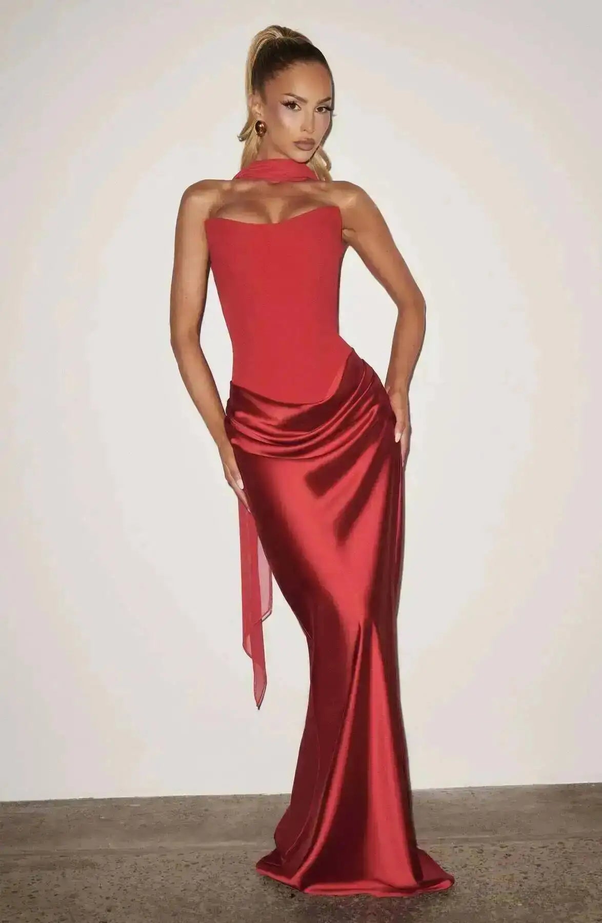 Giyu Sexy Satin Evening Club Abiti da festa Donna 2025 Estate senza spalline con spalle scoperte Lisca di pesce increspato Maxi abito lungo Abito elegante