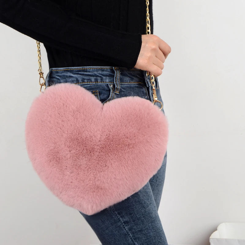 Borse a forma di cuore da donna alla moda Borse a tracolla in pelliccia sintetica carina Borsa a tracolla a catena in morbida peluche da donna Shopper Totes