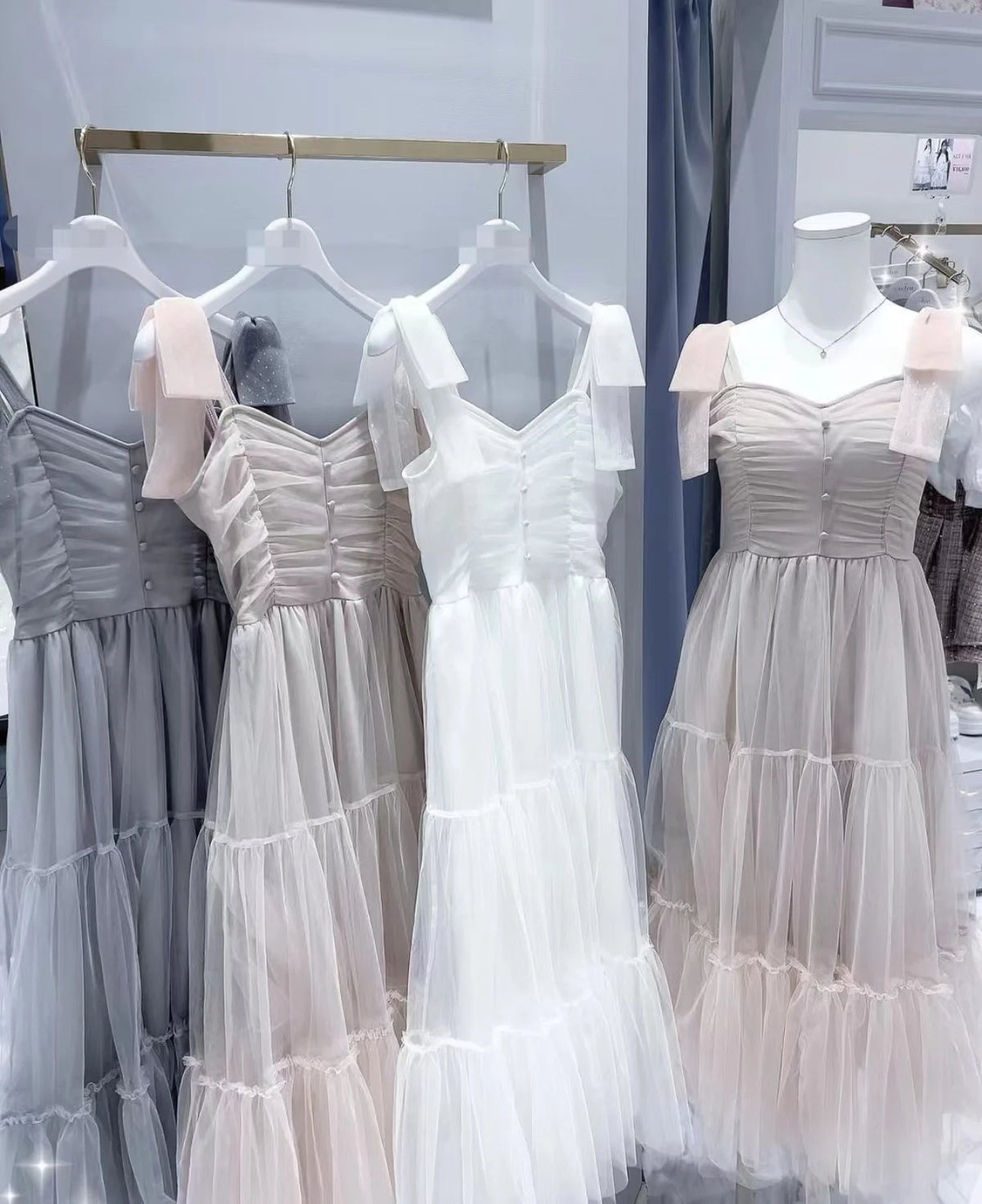Abiti da donna di nicchia in stile giapponese Primavera Estate Autunno Ragazza Dolce fiocco Abito in rete Lolita Abito lungo con bretelle da fata carina