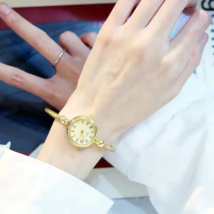 Orologio da polso da donna Orologio da donna con piccolo braccialetto in oro Orologio da polso da donna al quarzo retrò in acciaio inossidabile Orologio da polso