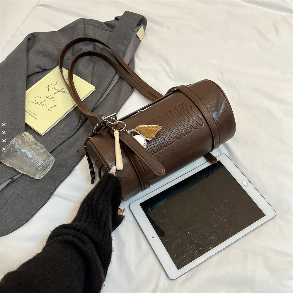 Borse a tracolla multifunzionali a forma di cilindro per donna 2024 Borse invernali di ultime borse firmate Borsa a tracolla di lusso con pendente