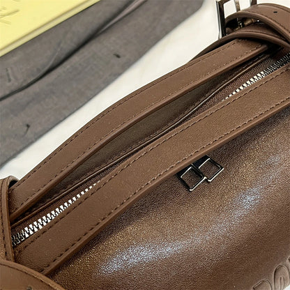 Borse a tracolla multifunzionali a forma di cilindro per donna 2024 Borse invernali di ultime borse firmate Borsa a tracolla di lusso con pendente