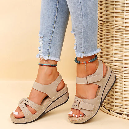Sandali con zeppa estivi per donna 2025 Scarpe da spiaggia antiscivolo di nuova moda Donna Sandali con plateau casual leggeri Mujer Plus Size